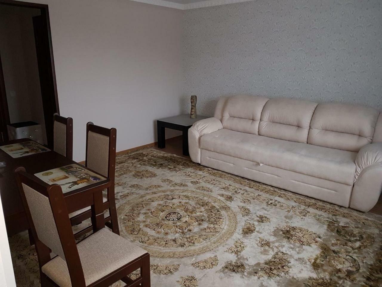 Готель Біля Фонтану Vinnitsja Eksteriør billede